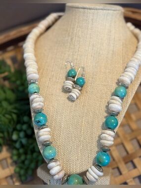 Native American Turquoise Silver and Shell Beaded Necklace and Earring Set